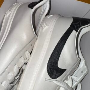 Louis Vuitton Men's White Trainers - Image 3