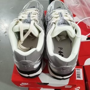 Nike Men's Grey and Silver Trainers - Image 3