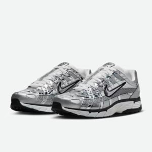 Nike Men's Grey and Silver Trainers - Image 4