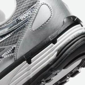 Nike Men's Grey and Silver Trainers - Image 8