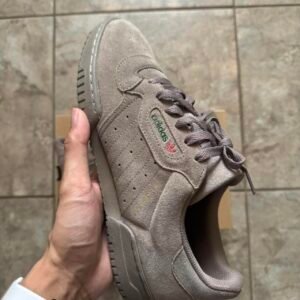 Yeezy Men's Grey and Cream Trainers - Image 2