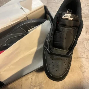 Men's Black and Grey Trainers - Image 4