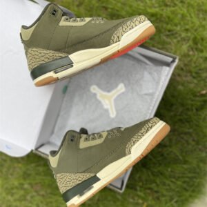 Air Jordan 3 Retro - Image 1