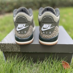 Air Jordan 3 Retro - Image 10