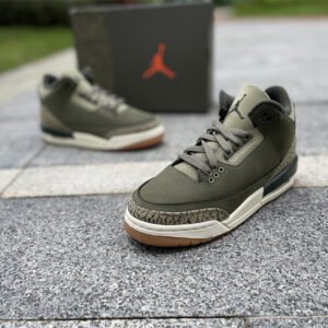 Air Jordan 3 Retro - Image 20