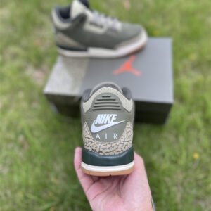 Air Jordan 3 Retro - Image 30