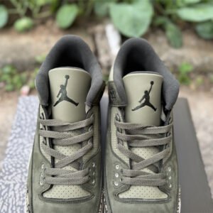Air Jordan 3 Retro - Image 35