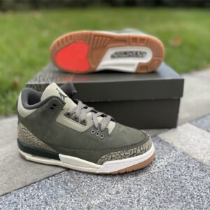 Air Jordan 3 Retro - Image 34