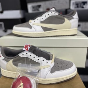 Travis Scott x Air Jordan 1 low