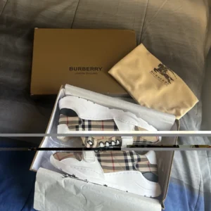 Burberry shoes - Image 3